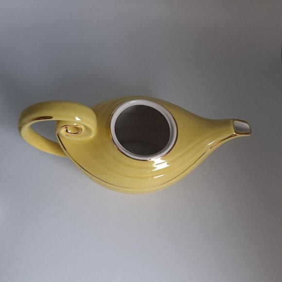 Hall Aladdin Genie Lamp Teapot Yellow Gold Trim Swirl Design Collectible Vintage - Picture 9 of 16